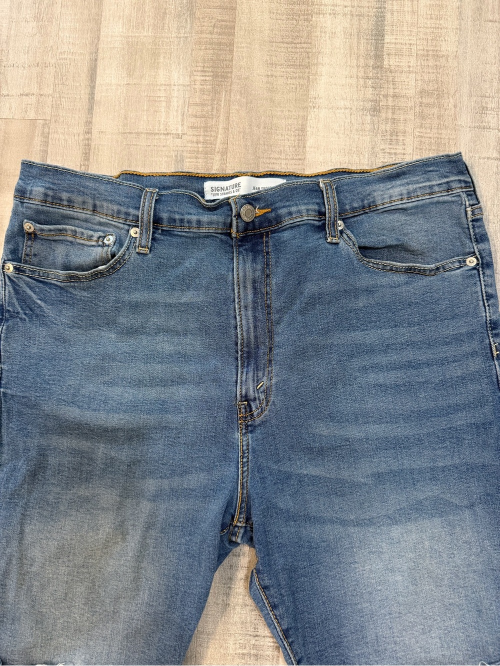 Levi Strauss Signature Men’s Denim Jean Shorts Size 36 Blue Frayed Raw Hem